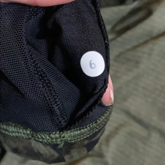 Lululemon tank - Picture 4 of 4